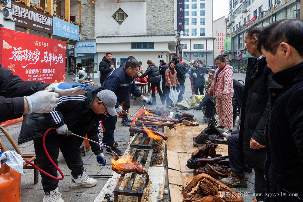 新春便民行，温暖满小区