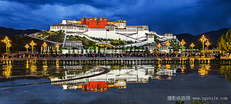 《金碧辉煌的布达拉宫》