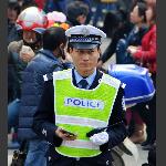 元宵节上的帅哥交警
