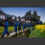 田坎上的高花灯