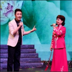 李小嘉来张家界献艺