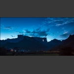 靠山