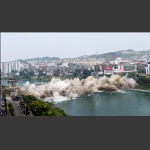 爆破中的澧水大桥