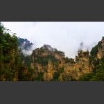 杨家界风光—雾漫峰墙
