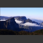 云绕山间