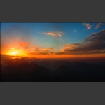 晚霞映照天门山