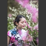 赏花少女