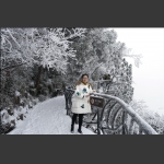 春季，我上天门山来观雪