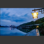 夜幕前的高架桥