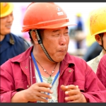 "中午吃包子“