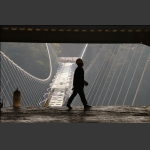 玻璃桥建设的施工者们5