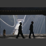 玻璃桥建设的施工者们4