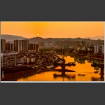 彩霞铺满澧水河