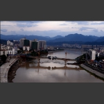 即将合拢的新澧水大桥