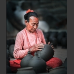 制陶妇人（行摄尼泊尔）