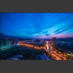 夜景下的体育馆