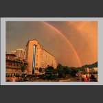 雨后晚霞现彩虹