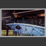 赤脚走钢刀的人