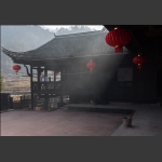 乡村吊脚楼晨景