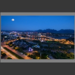 天门山下的不夜城