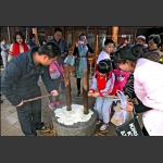 我邦妈妈打滋粑