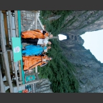 与获奖者合影