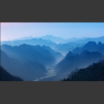 层峦叠嶂