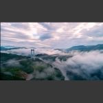 云蒸雾绕鸭坪桥