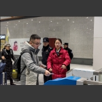 第一位出高铁站的乘客