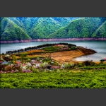 依山傍水