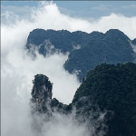 孤峰耸立