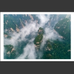 云雾缭绕金鞭溪