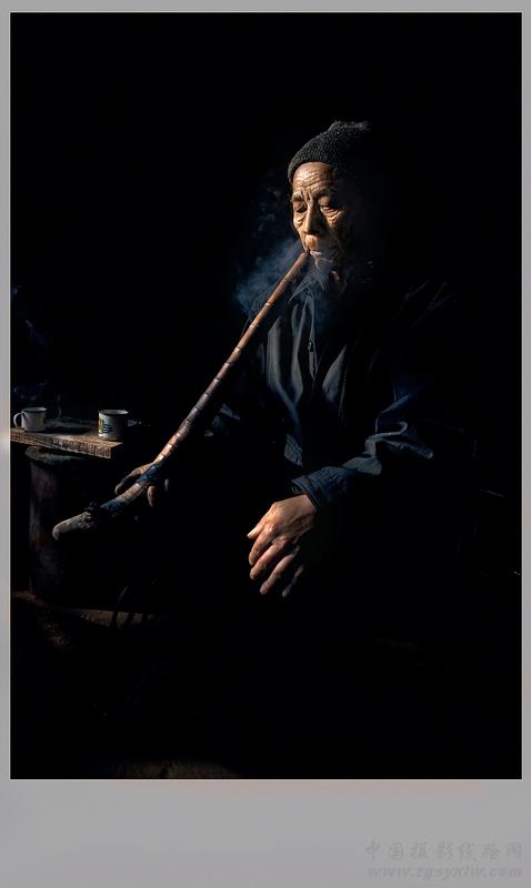 闲逸的老者