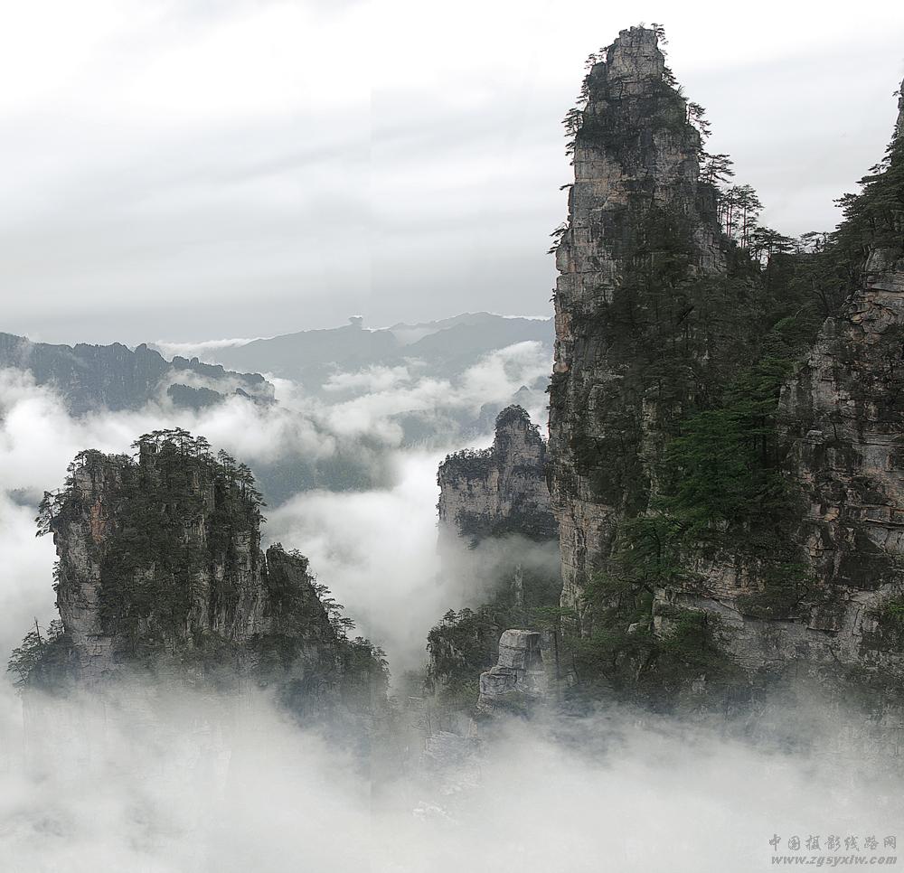 异峰突起