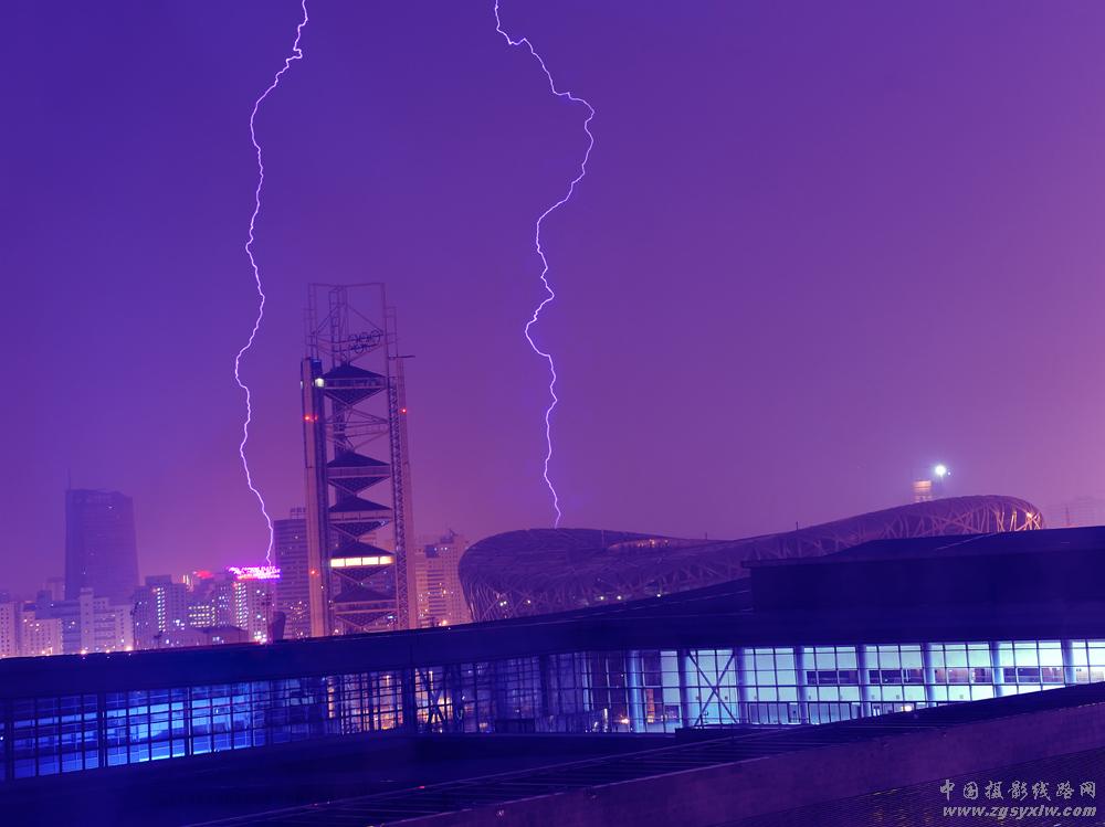鸟巢雷电夜
