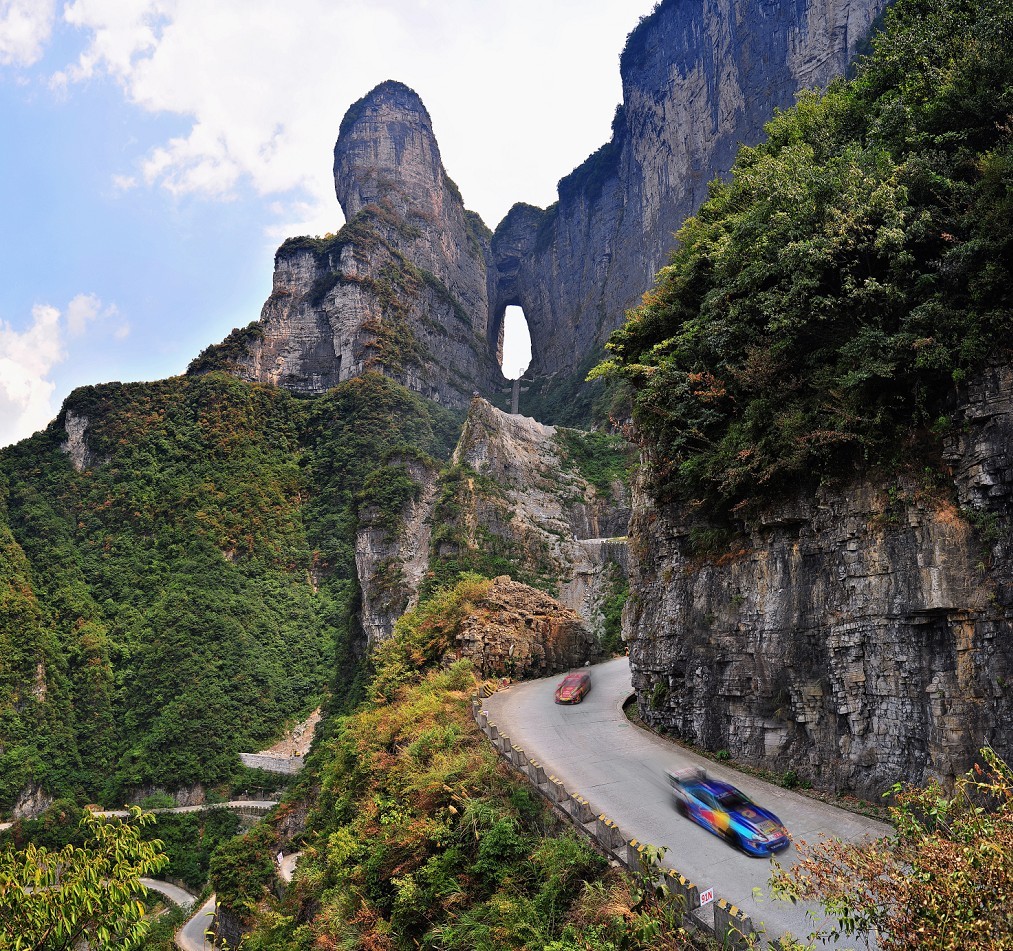 天门险道
