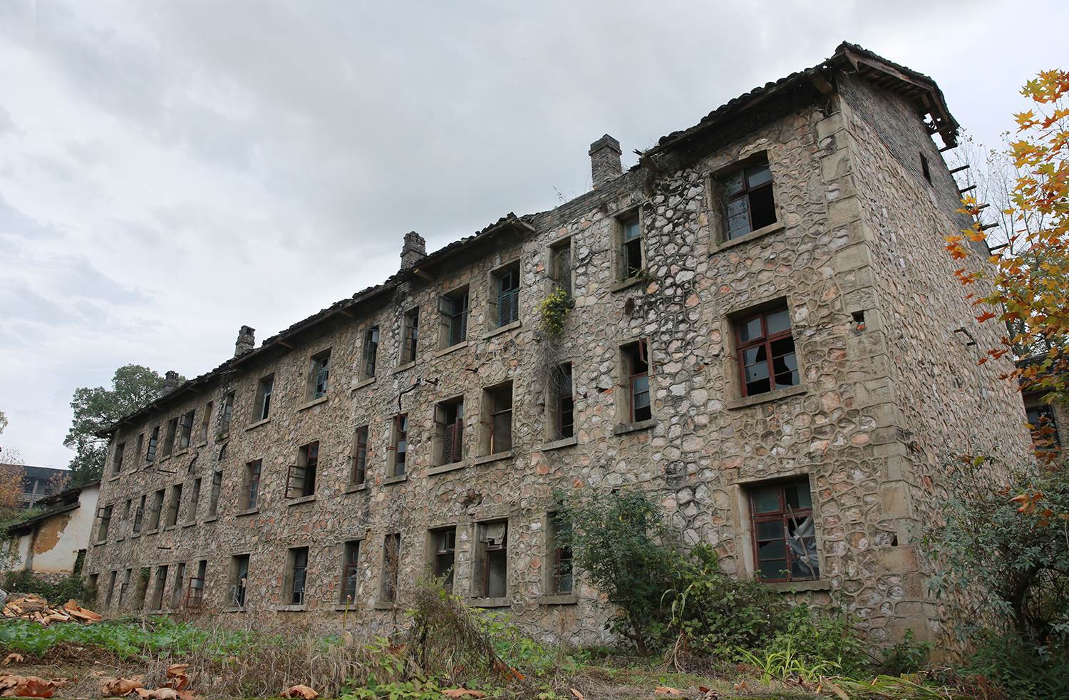 石头砌筑的厂房-3028