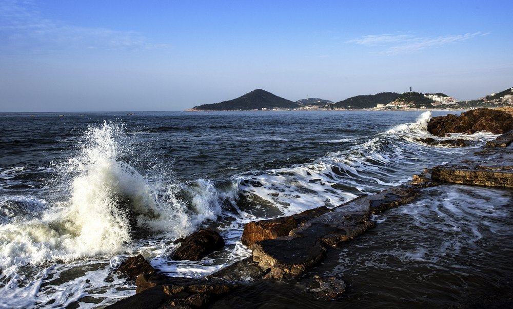 浪花飞舞