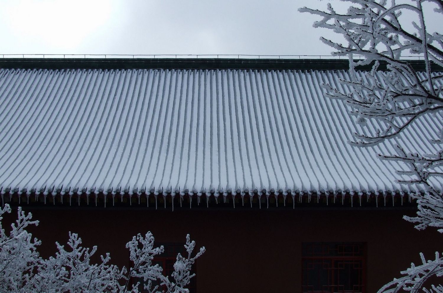 天门山雪景1--天门山大殿