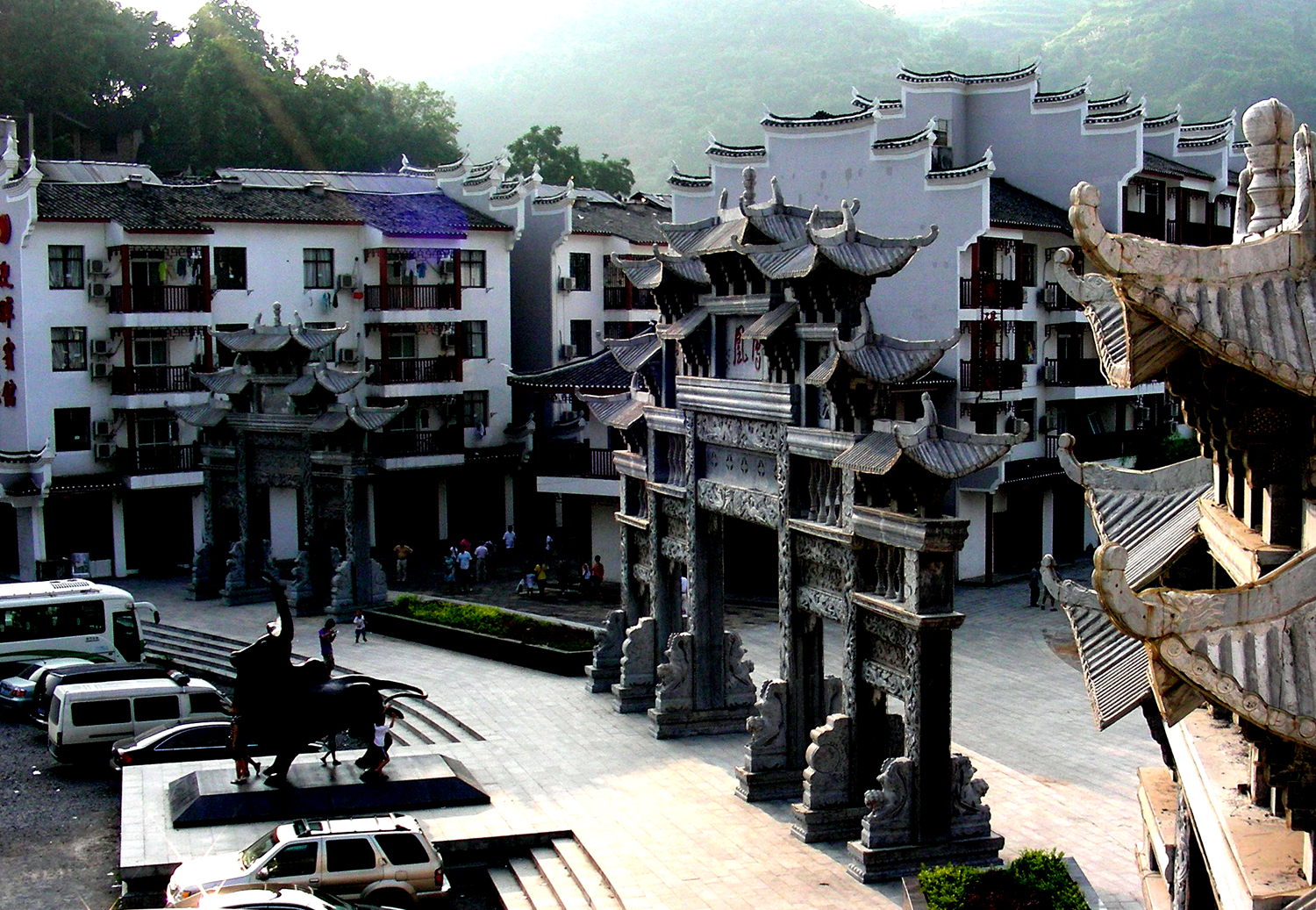 古城牌坊