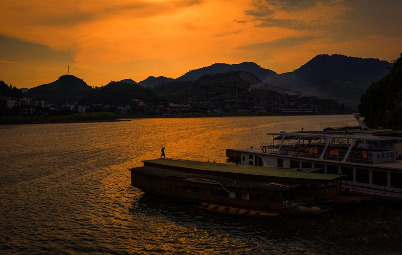 夕阳里的白河