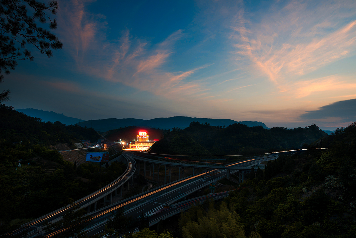 高速小景