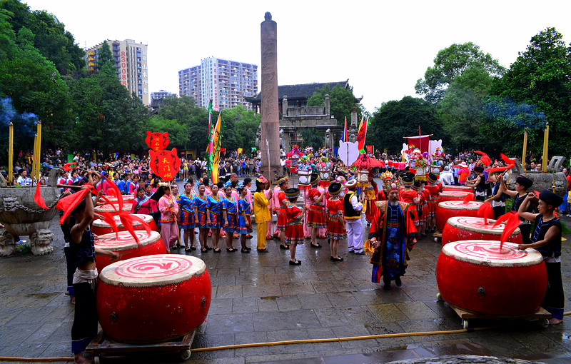 张家界土家六月六