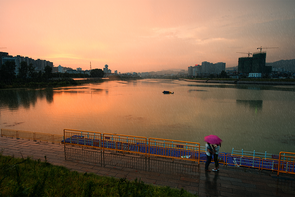 雨中晴调
