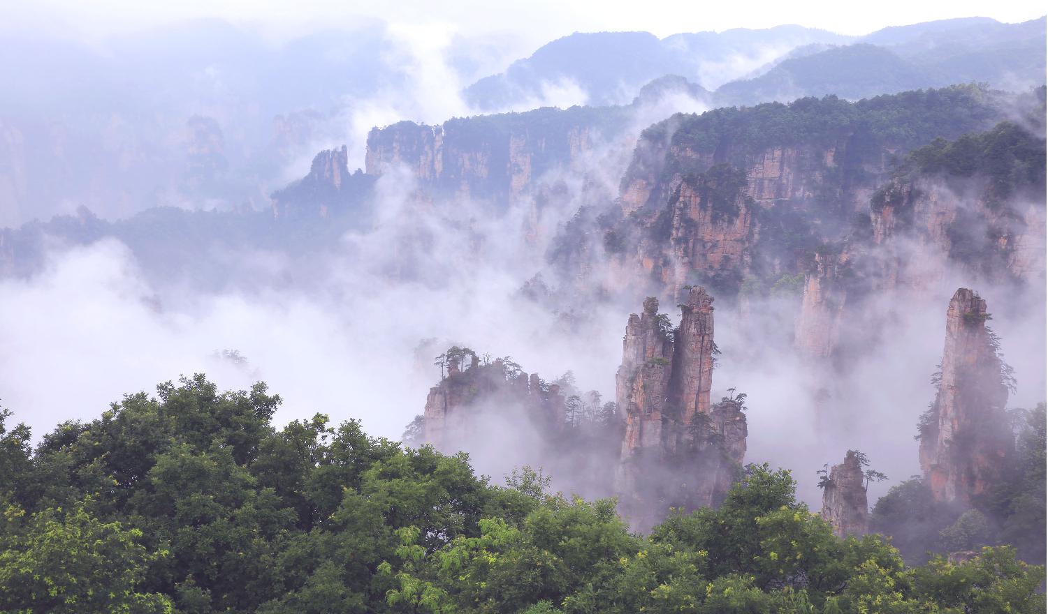 群峰四应