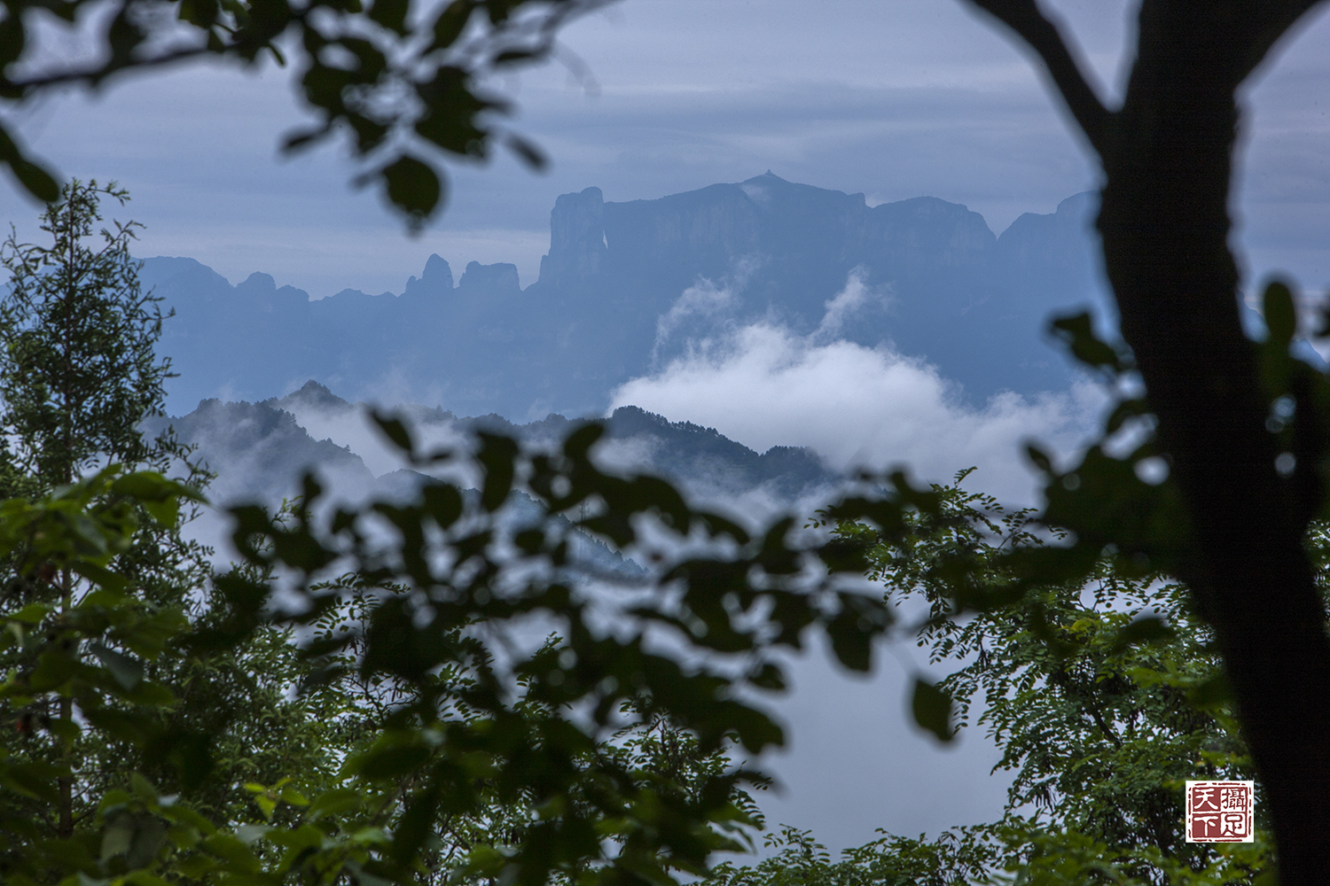 ：《挡不住的天门山》