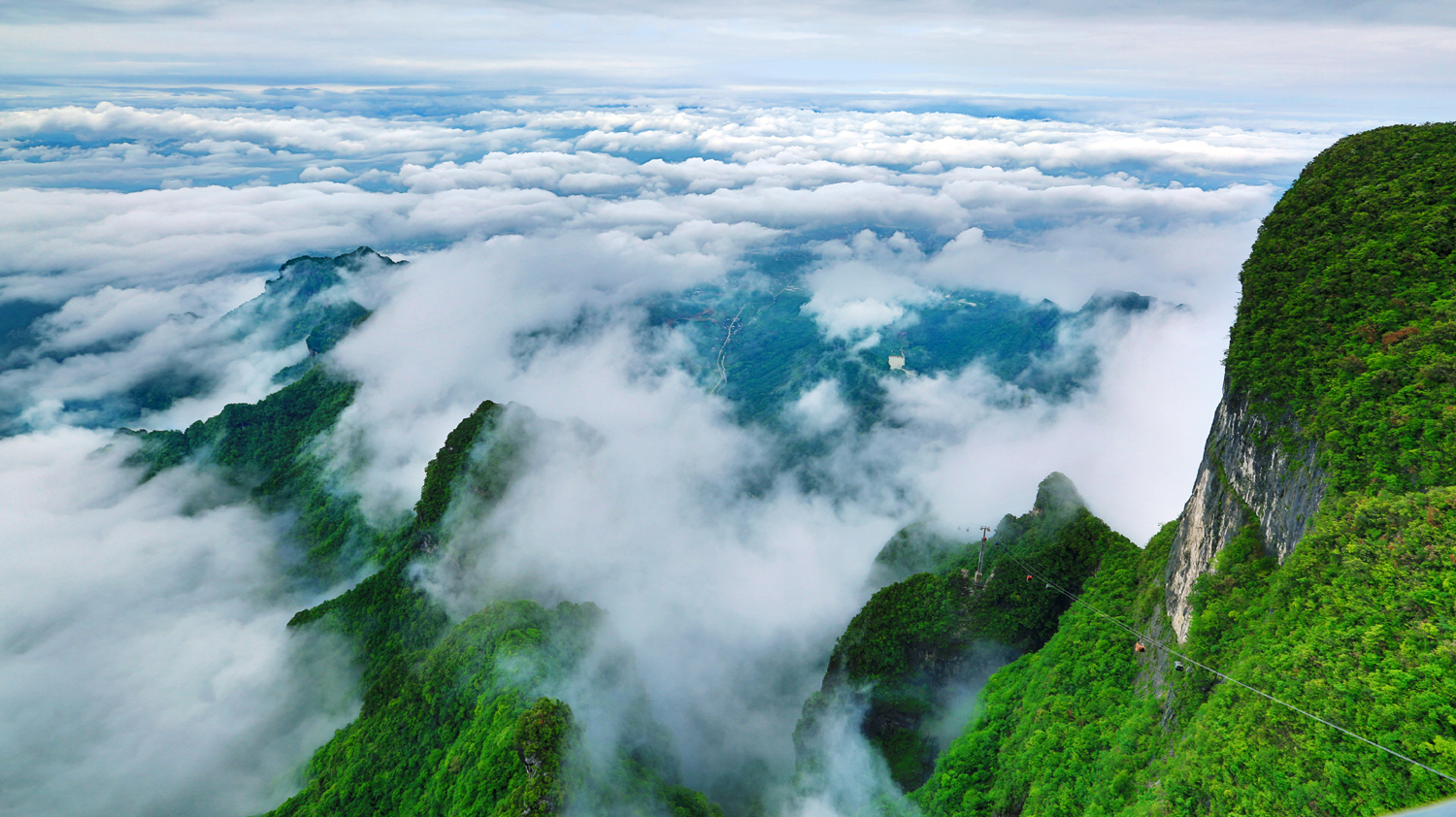 天门山云海