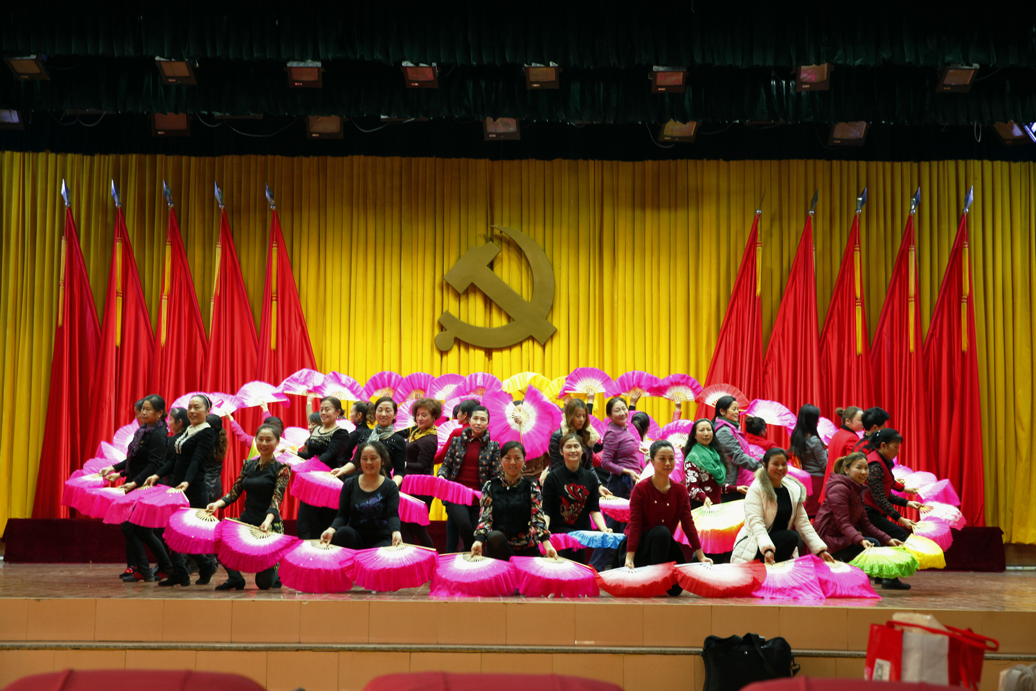 永定区老年大学庆祝元旦节目排练