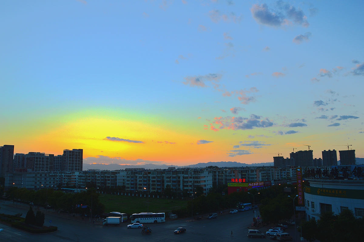 小城晚霞