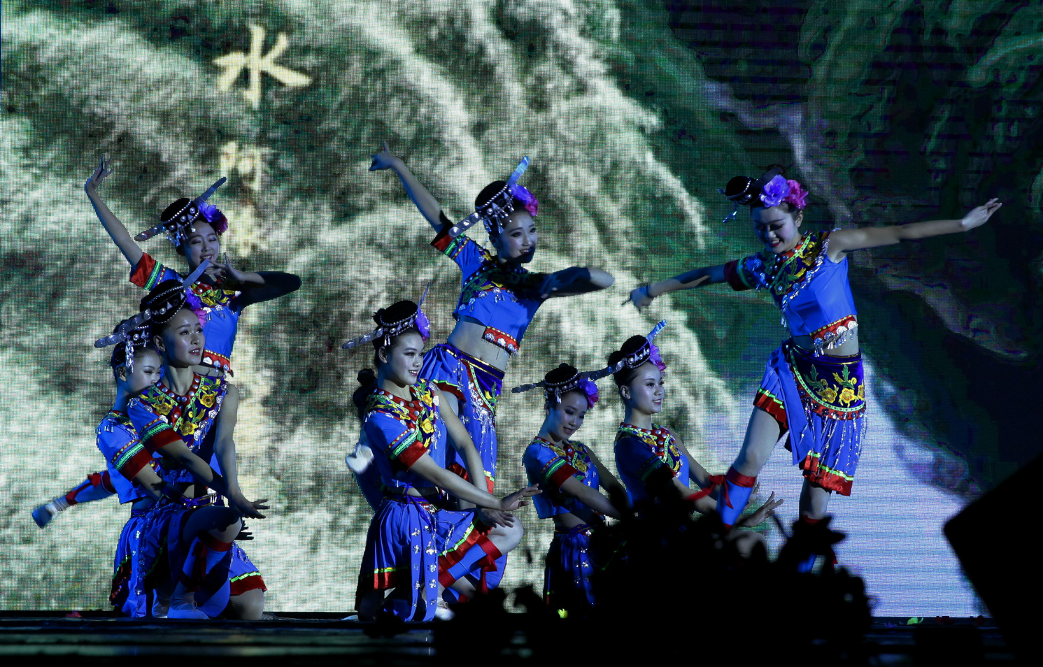 2015年《武陵之春》迎春晚会舞台照（一）